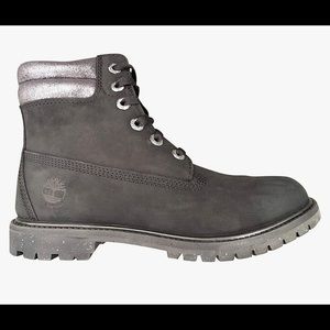 Timberland women new boots in box 8.5